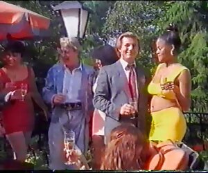 Okyanusta DP türbanlı sex porno izle